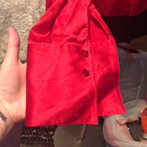 Beautiful Red Satin Sag Harbor Long Sleeved Blouse Petite - Picture 6 of 13